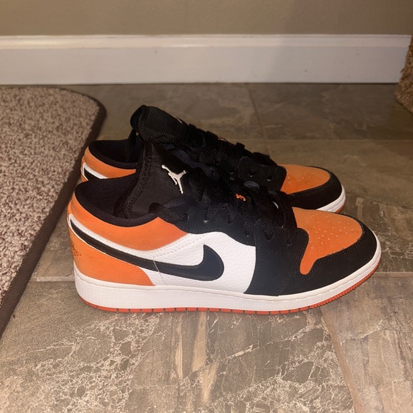 Jordan 1 Low Shattered Backboard - Picture 3 of 6